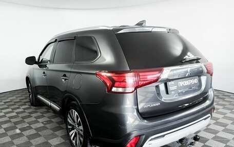 Mitsubishi Outlander III рестайлинг 3, 2020 год, 2 598 700 рублей, 7 фотография