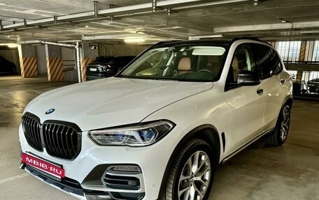 BMW X5, 2019 год, 8 399 000 рублей, 3 фотография