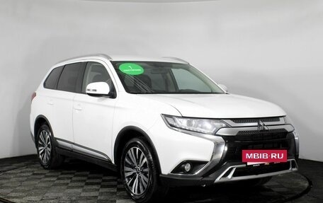 Mitsubishi Outlander III рестайлинг 3, 2021 год, 2 590 000 рублей, 3 фотография