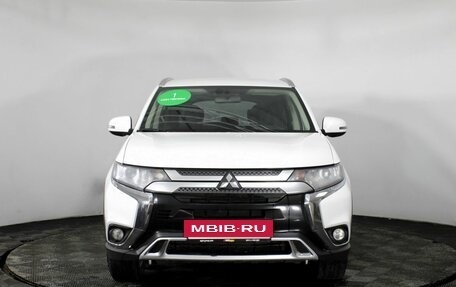 Mitsubishi Outlander III рестайлинг 3, 2021 год, 2 590 000 рублей, 2 фотография