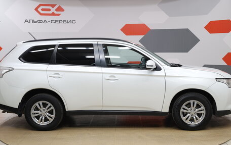 Mitsubishi Outlander III рестайлинг 3, 2013 год, 1 420 000 рублей, 4 фотография