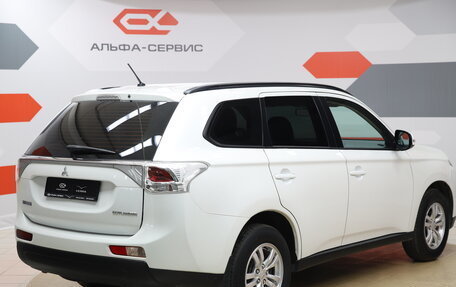 Mitsubishi Outlander III рестайлинг 3, 2013 год, 1 420 000 рублей, 5 фотография