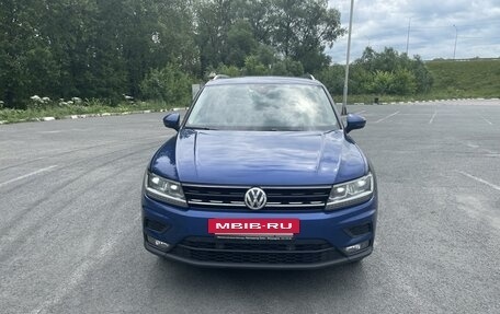 Volkswagen Tiguan II, 2019 год, 2 600 000 рублей, 2 фотография