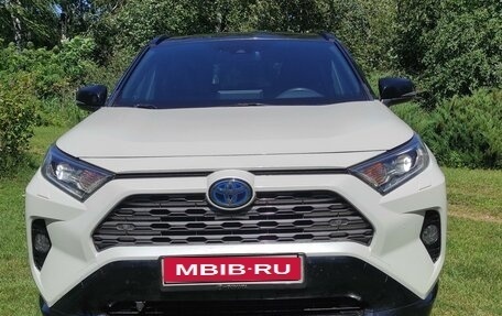 Toyota RAV4, 2019 год, 3 490 000 рублей, 1 фотография