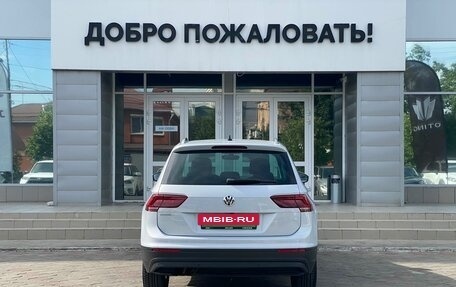 Volkswagen Tiguan II, 2018 год, 2 498 000 рублей, 6 фотография