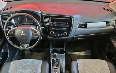 Mitsubishi Outlander III рестайлинг 3, 2012 год, 999 000 рублей, 9 фотография