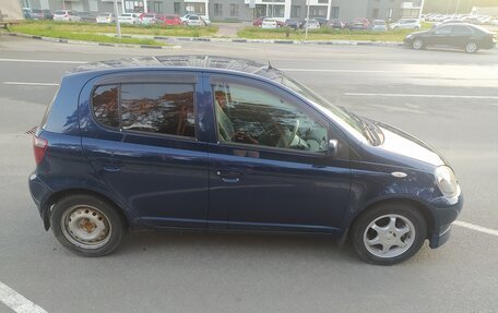 Toyota Vitz, 2001 год, 400 000 рублей, 2 фотография