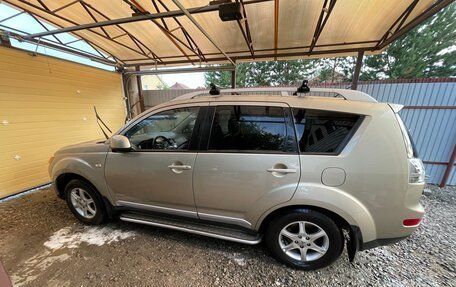 Mitsubishi Outlander III рестайлинг 3, 2007 год, 999 000 рублей, 3 фотография