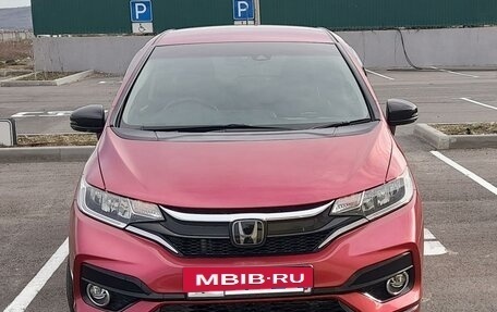 Honda Fit III, 2018 год, 1 600 000 рублей, 2 фотография