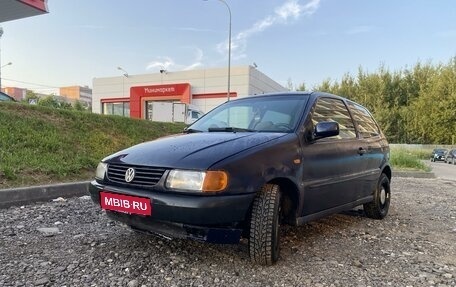 Volkswagen Polo III рестайлинг, 1997 год, 185 000 рублей, 1 фотография