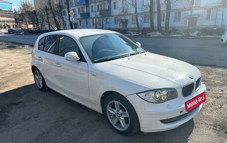 BMW 1 серия, 2010 год, 800 000 рублей, 3 фотография