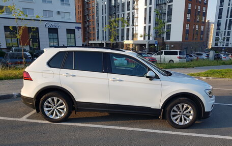 Volkswagen Tiguan II, 2019 год, 2 700 000 рублей, 3 фотография