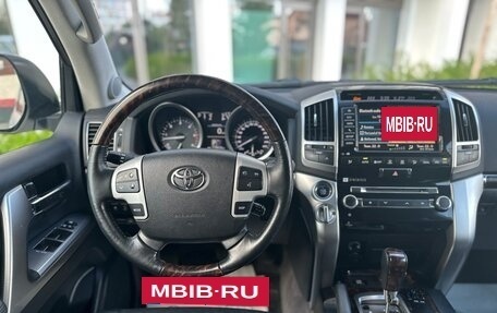 Toyota Land Cruiser 200, 2014 год, 5 199 000 рублей, 12 фотография