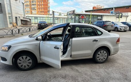 Volkswagen Polo VI (EU Market), 2013 год, 690 000 рублей, 2 фотография