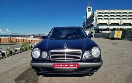 Mercedes-Benz E-Класс, 1998 год, 340 000 рублей, 3 фотография