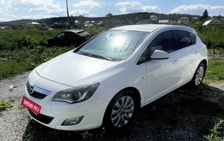 Opel Astra J, 2010 год, 900 000 рублей, 1 фотография