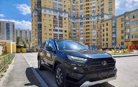 Toyota RAV4, 2024 год, 4 400 000 рублей, 3 фотография