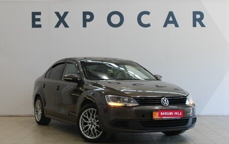 Volkswagen Jetta VI, 2013 год, 1 080 000 рублей, 2 фотография