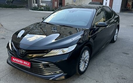 Toyota Camry, 2019 год, 3 100 000 рублей, 1 фотография