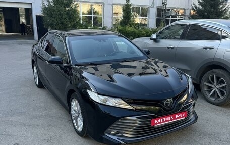 Toyota Camry, 2019 год, 3 100 000 рублей, 2 фотография