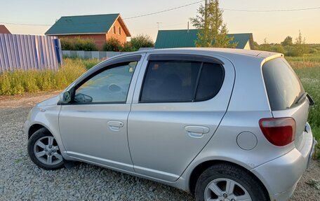 Toyota Vitz, 1999 год, 330 000 рублей, 2 фотография