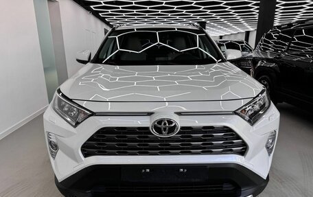 Toyota RAV4, 2021 год, 3 950 000 рублей, 5 фотография