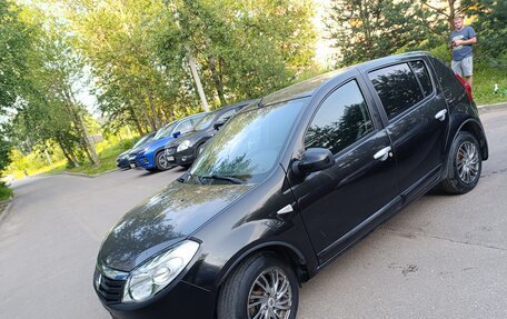 Renault Sandero I, 2013 год, 750 000 рублей, 2 фотография