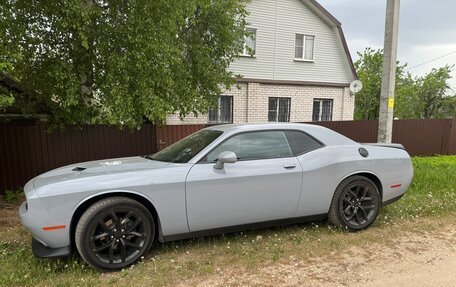 Dodge Challenger III рестайлинг 2, 2020 год, 3 900 000 рублей, 5 фотография