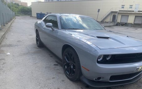 Dodge Challenger III рестайлинг 2, 2020 год, 3 900 000 рублей, 4 фотография