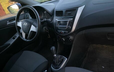 Hyundai Solaris II рестайлинг, 2012 год, 398 000 рублей, 10 фотография