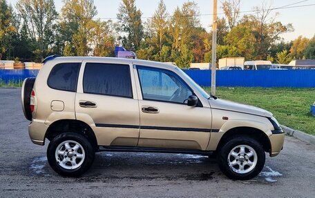 Chevrolet Niva I рестайлинг, 2004 год, 280 000 рублей, 1 фотография