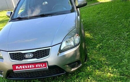 KIA Rio II, 2009 год, 750 000 рублей, 1 фотография