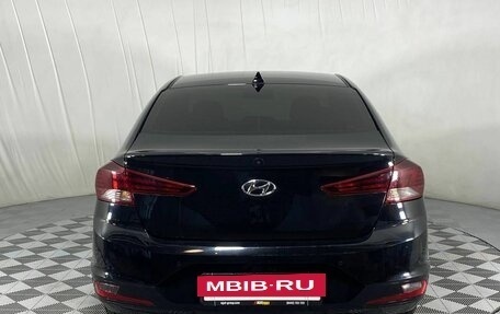 Hyundai Elantra VI рестайлинг, 2019 год, 1 750 000 рублей, 6 фотография