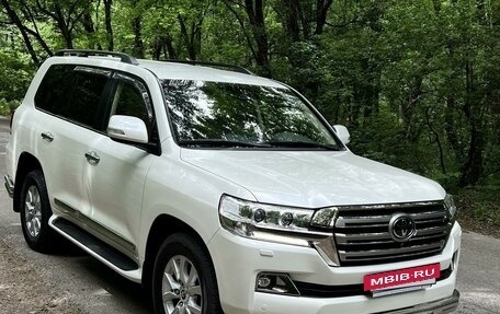 Toyota Land Cruiser 200, 2016 год, 7 350 000 рублей, 2 фотография