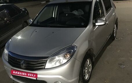 Renault Sandero I, 2014 год, 600 000 рублей, 2 фотография