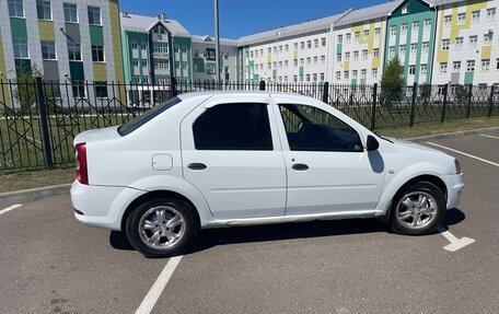 Renault Logan I, 2014 год, 333 000 рублей, 2 фотография