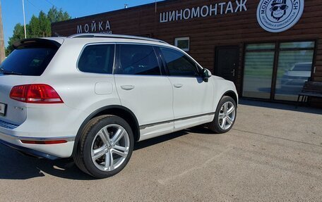 Volkswagen Touareg III, 2015 год, 3 550 000 рублей, 2 фотография