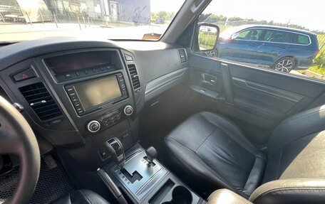 Mitsubishi Pajero IV, 2010 год, 1 850 000 рублей, 10 фотография