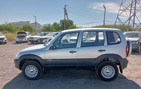 Chevrolet Niva I рестайлинг, 2011 год, 750 000 рублей, 4 фотография