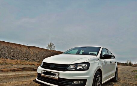 Volkswagen Polo VI (EU Market), 2018 год, 1 350 000 рублей, 2 фотография