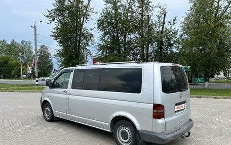 Volkswagen Transporter T5 рестайлинг, 2004 год, 1 050 000 рублей, 4 фотография