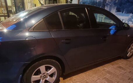 Chevrolet Cruze II, 2010 год, 670 000 рублей, 2 фотография