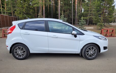 Ford Fiesta, 2016 год, 1 050 000 рублей, 4 фотография