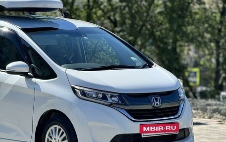 Honda Freed II, 2017 год, 1 850 000 рублей, 4 фотография