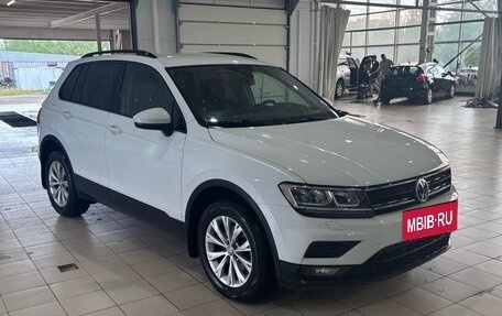 Volkswagen Tiguan II, 2020 год, 2 730 000 рублей, 2 фотография