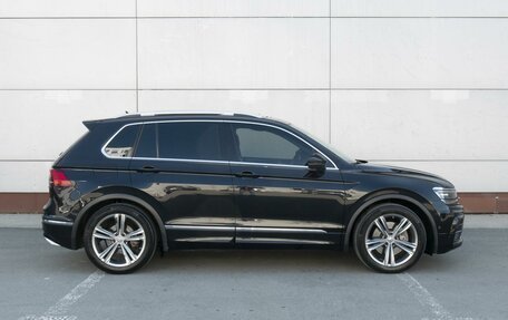 Volkswagen Tiguan II, 2019 год, 3 850 000 рублей, 5 фотография