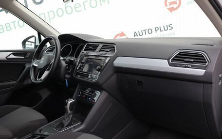 Volkswagen Tiguan II, 2021 год, 2 449 000 рублей, 10 фотография