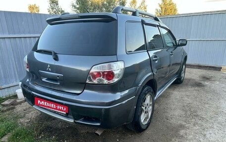 Mitsubishi Outlander III рестайлинг 3, 2006 год, 550 000 рублей, 4 фотография