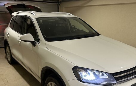 Volkswagen Touareg III, 2012 год, 2 490 000 рублей, 2 фотография