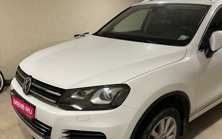 Volkswagen Touareg III, 2012 год, 2 490 000 рублей, 3 фотография